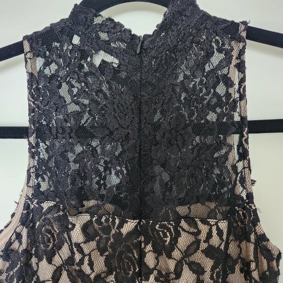 Black and nude lace dress - Picture 5 of 6